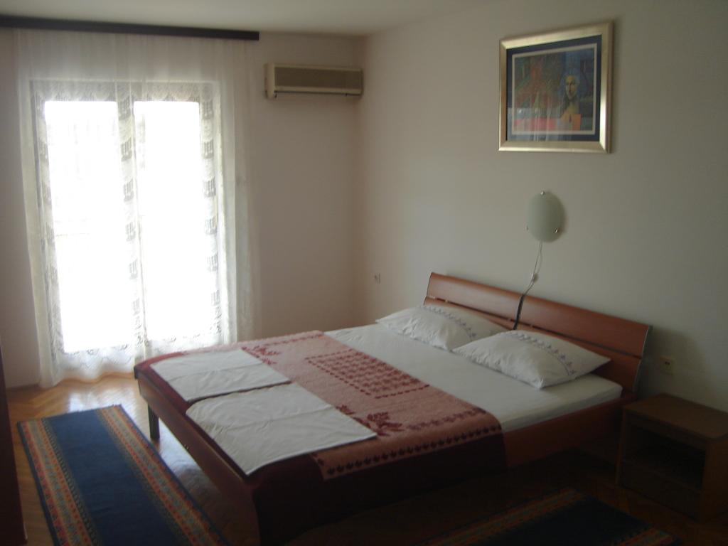 Apartman Lana *